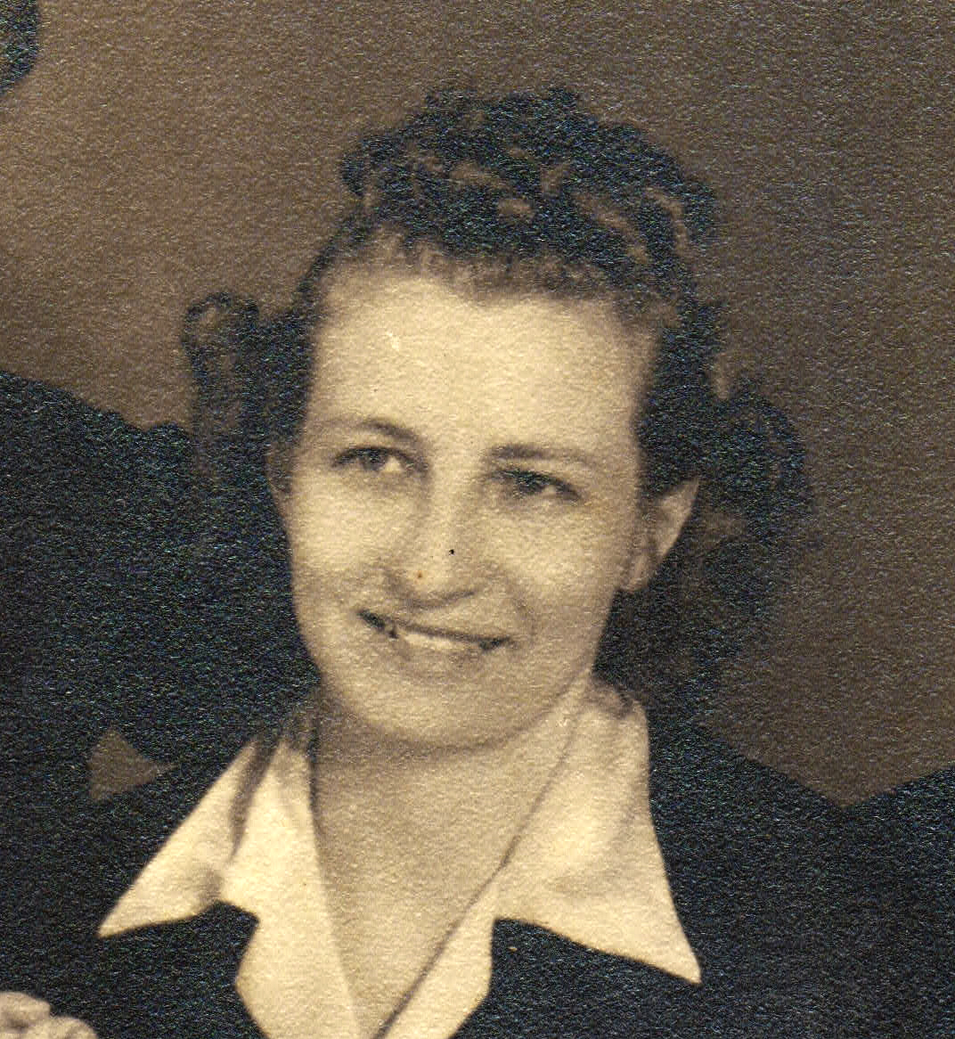 Photo of photos/Elsi McLennan nee Preuss portrait c1948